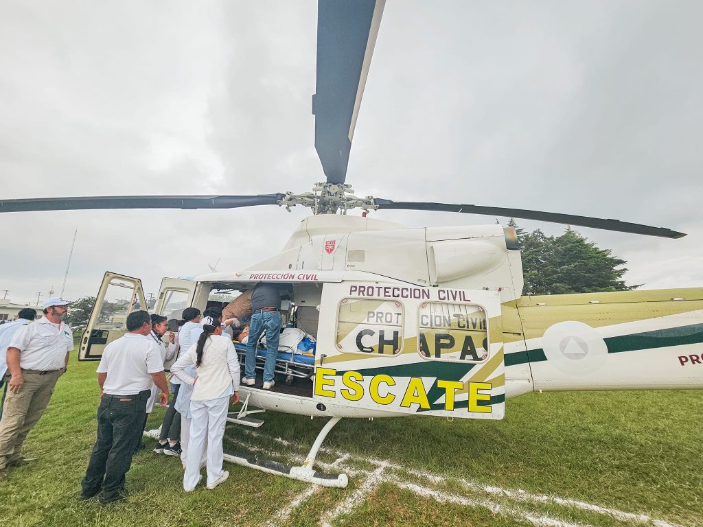 Presidente Municipal Gestiona Traslado Aereo